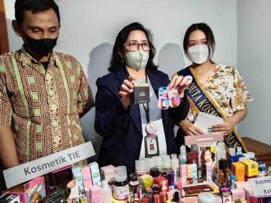 Kecantikan yang Berujung Luka: Potret Kelengahan Pengawasan Kosmetik di Indonesia