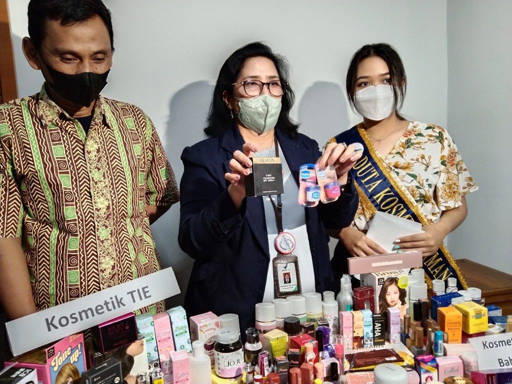 Kecantikan yang Berujung Luka: Potret Kelengahan Pengawasan Kosmetik di Indonesia