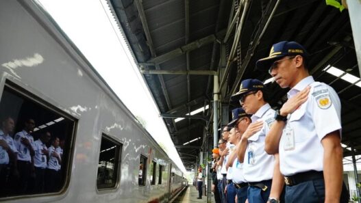 Antisipasi Bencana, KAI Divre IV Tanjung Karang Pasang Sensor Pemantau di Jalur Rawan