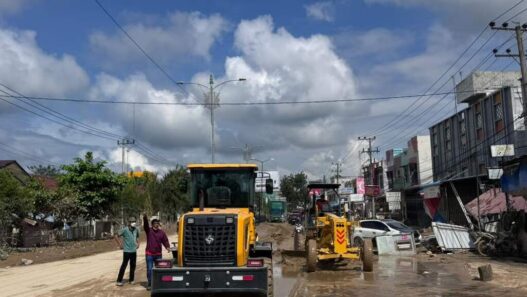 Kementerian PU dan BUMN Karya Buka Akses Jalan di Aceh Tamiang serta Pasok Air Bersih bagi Masyarakat Kuala Simpang yang Terdampak Banjir dan Longsor