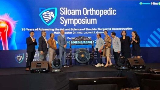 Hadirkan Dr. Laurent Lafosse, Siloam Hospitals Kebon Jeruk Jadi Pusat Rujukan Ortopedi Berstandar Global