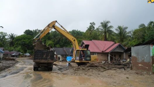 Lakukan Penanganan Bencana Kabupaten Agam, Kementerian PU Fokus pada Perbaikan Infrastruktur Jalan dan Jembatan, serta Sarana Sanitasi