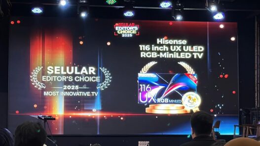 Hisense 116-inch UX ULED RGB-MiniLED TV Raih Penghargaan “Most Innovative TV” di Selular Editor’s Choice Award 2025