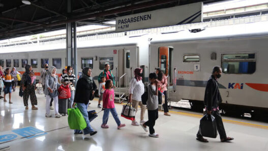 KAI Operasikan Kereta Tambahan Antisipasi Lonjakan Penumpang Libur Nataru 2025/2026