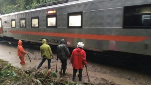 KAI Daop 2 Bandung Pastikan Jalur Purwakarta–Ciganea Kembali Normal, KA Papandayan Jadi Kereta Pertama Melintas