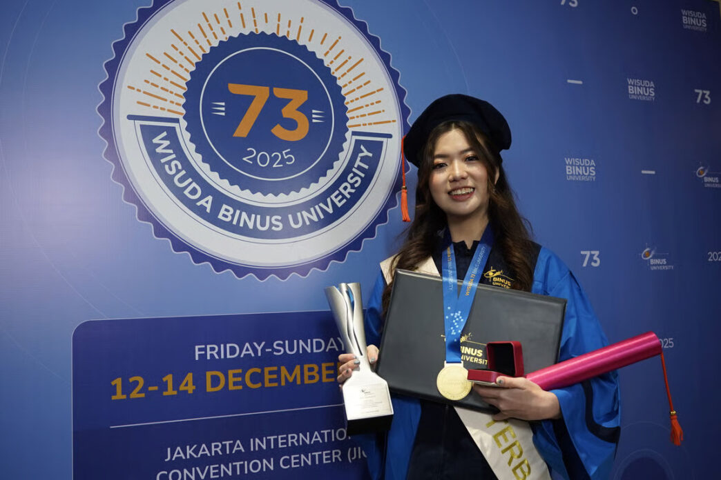 Ketika Kreativitas dan Ketekunan Bertemu: Kisah Christina Menyelesaikan Studi di BINUS @Bandung