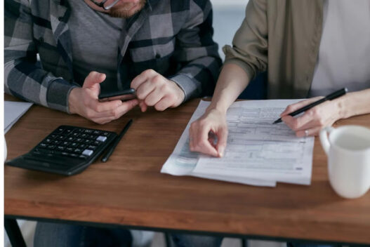 Mengatur Keuangan Rumah Tangga di Tengah Harga Kebutuhan yang Terus Naik