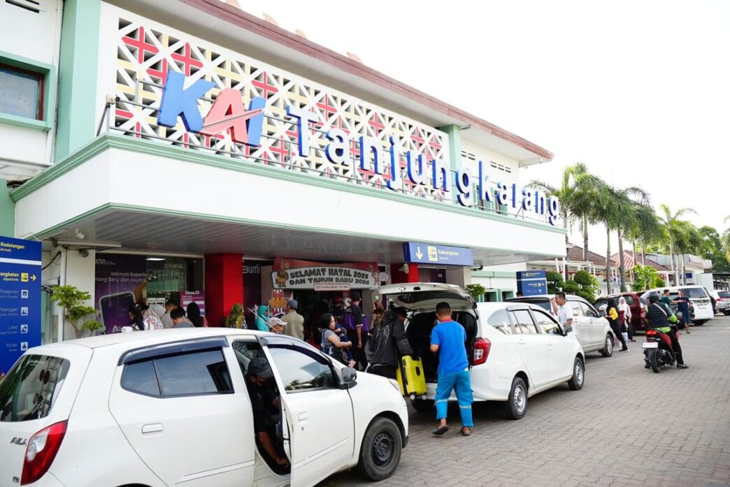 KAI Divre IV Tanjungkarang Tutup Posko Angkutan Nataru 2025/2026, Jumlah Penumpang Meningkat 15 Persen