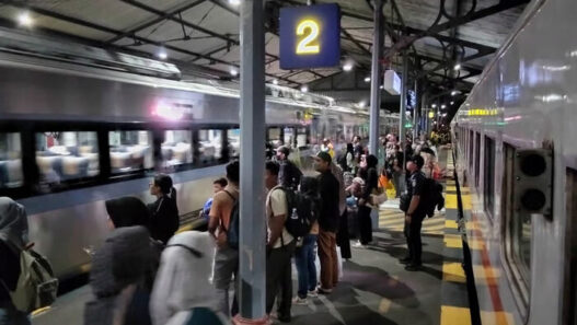 Puncak Kedatangan Libur Nataru di Daop 7 Madiun Capai 13.015 Penumpang, KAI Imbau Pelanggan Patuhi Aturan Bagasi demi Keselamatan dan Kenyamanan Bersama