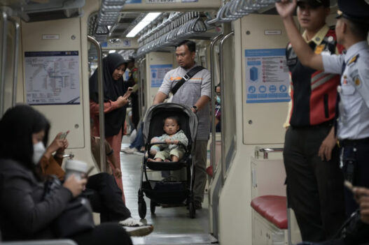 Tarif Maksimal 10.000, Siap Layani Pengguna LRT Jabodebek Saat Long Weekend Imlek