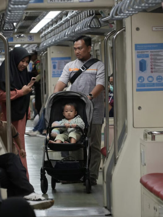Tarif Maksimal 10.000, Siap Layani Pengguna LRT Jabodebek Saat Long Weekend Imlek