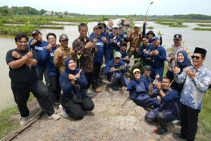 Perkuat Ketahanan Ekosistem Muara Beting, SUCOFINDO Tanam 5.000 Bibit Mangrove