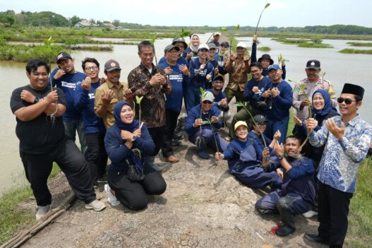 Perkuat Ketahanan Ekosistem Muara Beting, SUCOFINDO Tanam 5.000 Bibit Mangrove