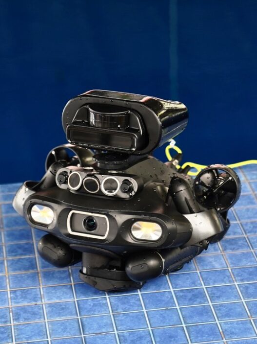 Teknologi ROV FIFISH E-MASTER Tingkatkan Keamanan Inspeksi Bawah Air