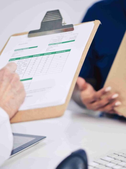 Deadline Mepet? Ini Solusi Pengiriman Dokumen Luar Negeri Super Cepat!