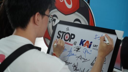 LRT Jabodebek Gelar Sosialisasi Anti Pelecehan di Stasiun Dukuh Atas, Ajak Pengguna Ciptakan Ruang Aman Bersama