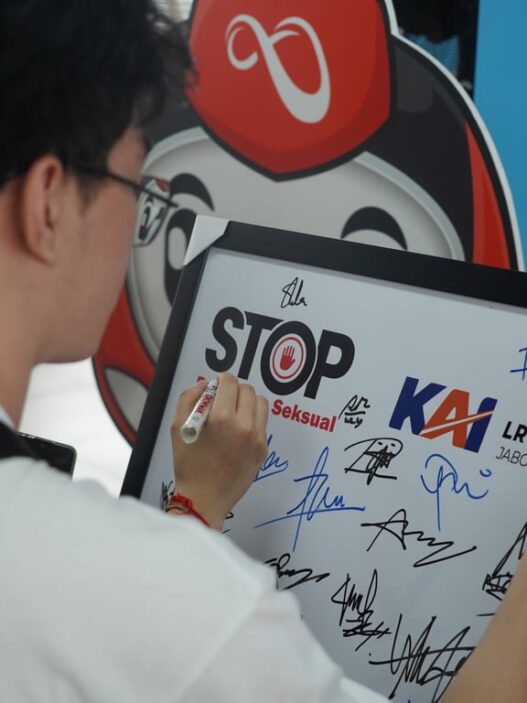 LRT Jabodebek Gelar Sosialisasi Anti Pelecehan di Stasiun Dukuh Atas, Ajak Pengguna Ciptakan Ruang Aman Bersama