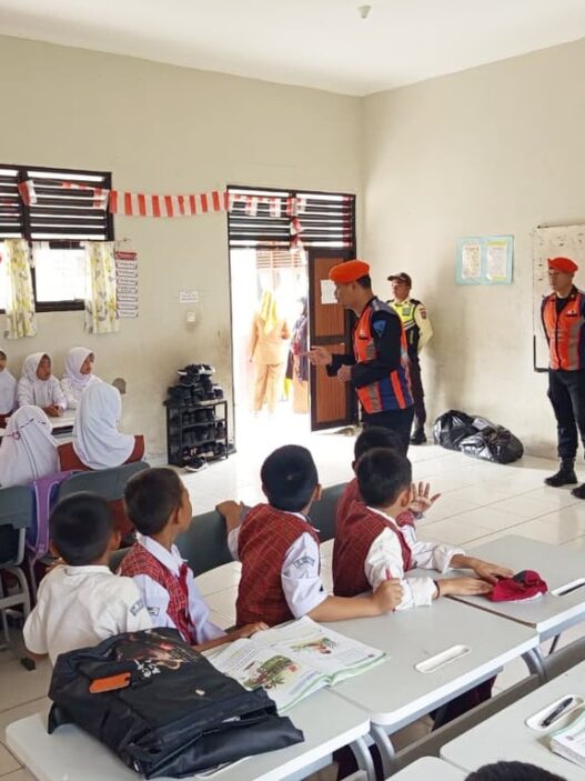 Utamakan Keselamatan Selama Bulan Ramadan, KAI Ingatkan Larangan Beraktivitas di Jalur Rel