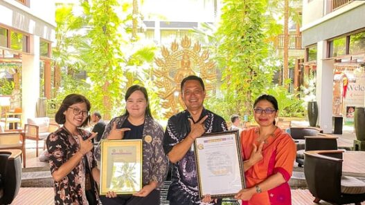 Perkuat Daya Saing Pariwisata, SUCOFINDO Sertifikasi Hotel Mercure Kuta