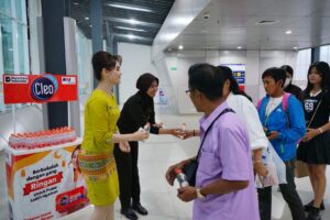 KAI Bandara Fasilitasi Penumpang Berbuka Puasa di Stasiun dan Dalam Kereta