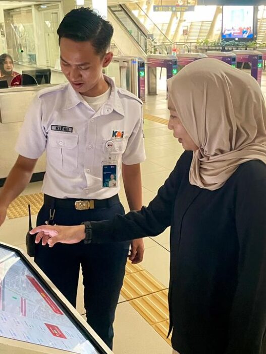 Hadirkan Layar Interaktif, Perkuat Layanan Informasi dan Pengaduan Digital di LRT Jabodebek