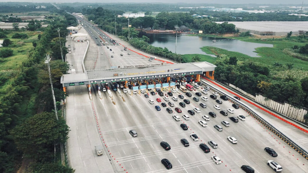 Tembus 523 Ribu Kendaraan Melintas di Gerbang Tol Cikampek Utama, Mobilitas ke Timur Trans Jawa Melonjak Signifikan
