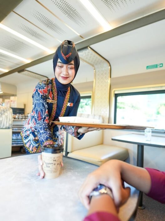 Selama Bulan Ramadhan, Kuliner Kereta Siapkan Menu Takjil untuk Penumpang Kereta Api