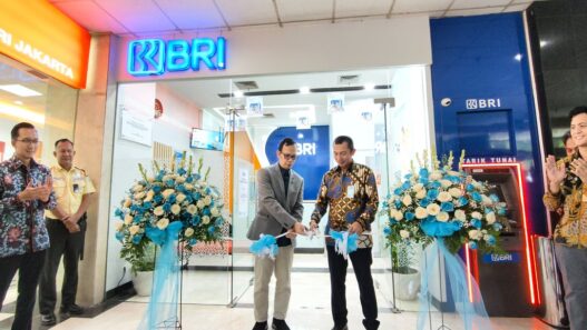 Sinergi Dunia Pendidikan dan Perbankan, BRI Resmikan Kantor Kas UNJ serta Serahkan Bantuan Kendaraan Operasional
