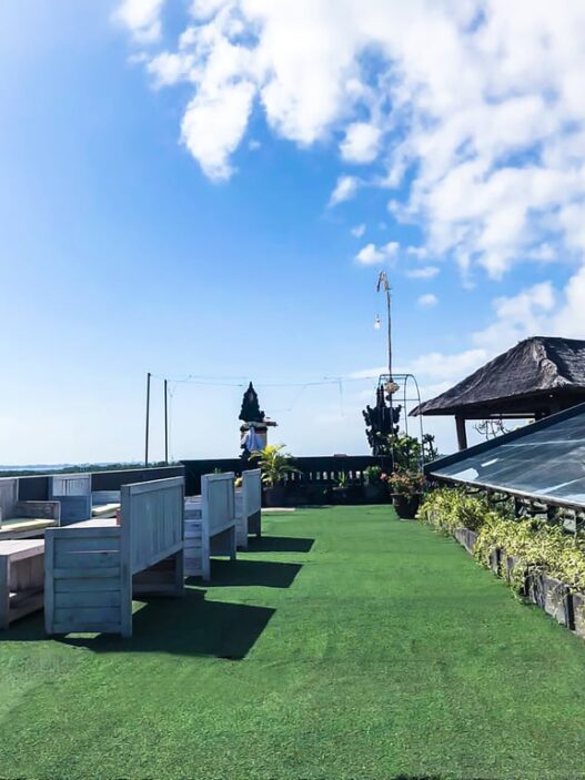 Pariwisata Jimbaran Bali: Tren Wisata, Kuliner Laut, dan Perkembangan Akomodasi di Selatan Pulau Dewata