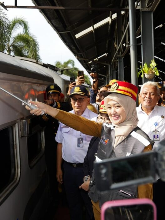 Wakil Gubernur Lampung Lepas 1.616 Peserta Mudik Gratis, Manfaatkan Layanan Kereta Api untuk Perjalanan Aman dan Nyaman