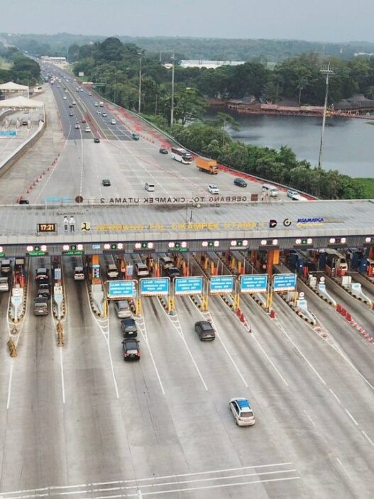 Potongan Tarif Tol Berlaku Hari ini di Tol Trans Jawa, JTT Terus Pantau Lalu Lintas Melewati GT Cikampek Utama
