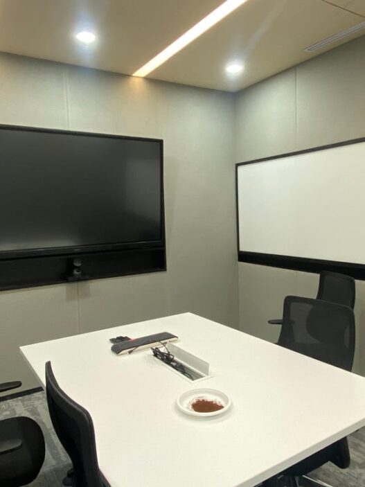 MLV Teknologi Sukses Hadirkan Ruang Meeting Modern Berteknologi Tinggi untuk PT KIA Sales Indonesia di RDTX Place