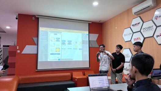 Telkom AI Center Makassar Gelar Mini Demo Day Tampilkan Solusi AI untuk Otomasi Workflow UMKM