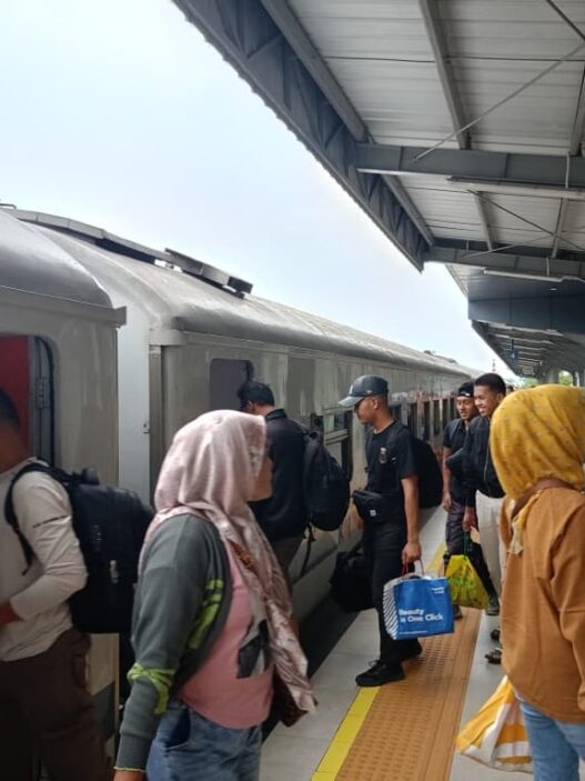 KAI Daop 2 Bandung Tingkatkan Pelayanan di Stasiun Cimahi
