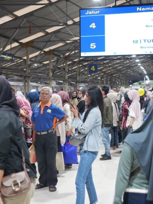 KAI Daop 2 Bandung Prediksi Puncak Arus Mudik Lebaran 2026 Terjadi Hari Ini, 18 Maret 2026