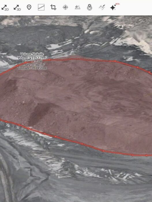 Analisis Bor Ledak dan Stabilitas Lereng Tambang Berbasis AI Strayos