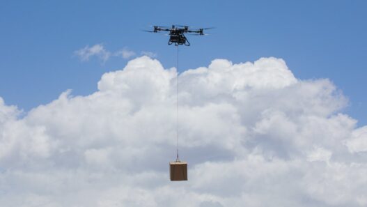 Distribusi Material Konstruksi ke Area Terpencil dengan DJI FlyCart 100