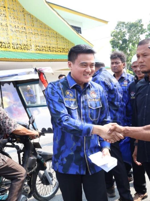 Ramadan Berkah Jelang Lebaran, KOMBAT Sumut Berbagi Taliasih dan Bingkisan untuk Ribuan Warga