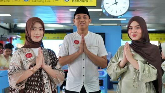 Hadirkan Nuansa Idulfitri di 18 Stasiun, LRT Jabodebek Ciptakan Pengalaman Perjalanan Lebaran yang Lebih Hangat