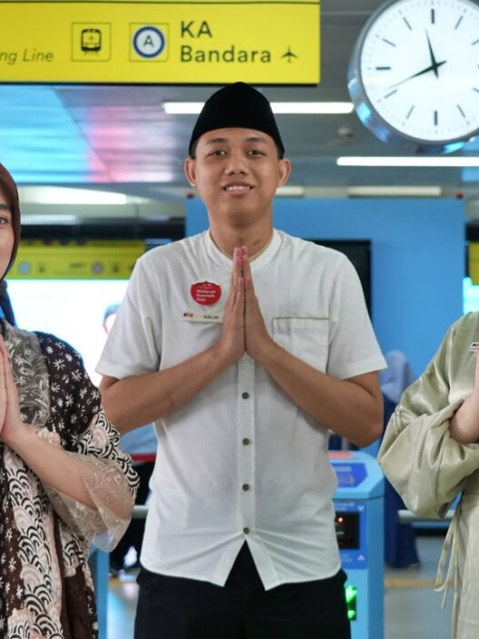 Hadirkan Nuansa Idulfitri di 18 Stasiun, LRT Jabodebek Ciptakan Pengalaman Perjalanan Lebaran yang Lebih Hangat