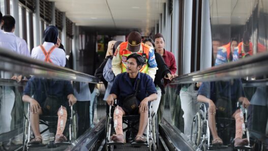 Kami Hadir Sepenuh Hati Melayani di Hari Yang Fitri, KAI Daop 2 Bandung Ucapkan Selamat Hari Raya Idul Fitri 1447 H