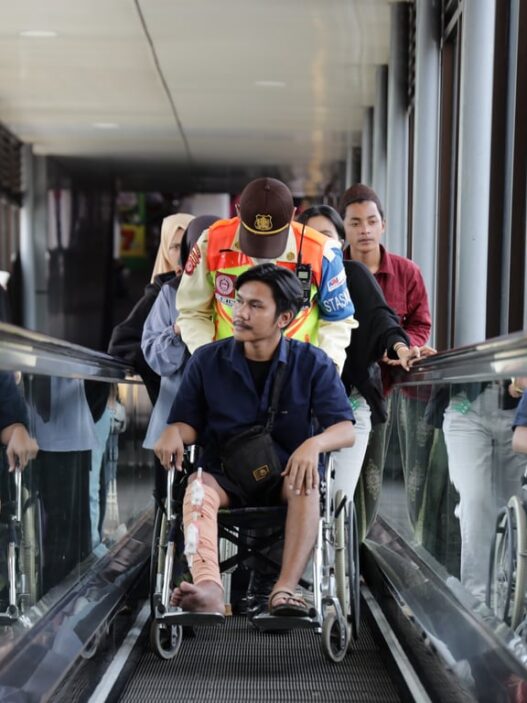 Kami Hadir Sepenuh Hati Melayani di Hari Yang Fitri, KAI Daop 2 Bandung Ucapkan Selamat Hari Raya Idul Fitri 1447 H