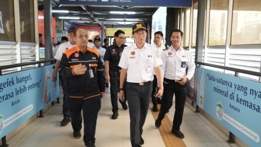 Dirut KAI Tinjau LRT Jabodebek, Pastikan Kesiapan Layanan Angkutan Lebaran 2026