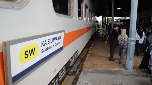 KA Siliwangi Jadi Primadona Lebaran 2026, Okupansi Tembus 201% di Lintas Cipatat–Sukabumi
