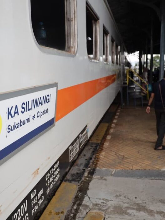 KA Siliwangi Jadi Primadona Lebaran 2026, Okupansi Tembus 201% di Lintas Cipatat–Sukabumi