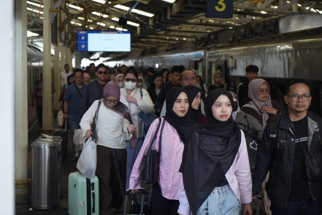 Kepadatan Arus Balik Lebaran Di Daop 2 Bandung Terpantau Merata, Kebijakan WFA dan Stimulus Diskon Tiket Jadi Faktor Pendorong