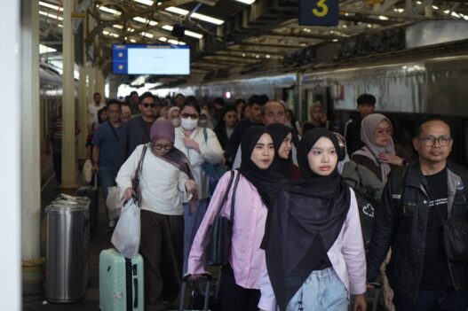 Kepadatan Arus Balik Lebaran Di Daop 2 Bandung Terpantau Merata, Kebijakan WFA dan Stimulus Diskon Tiket Jadi Faktor Pendorong