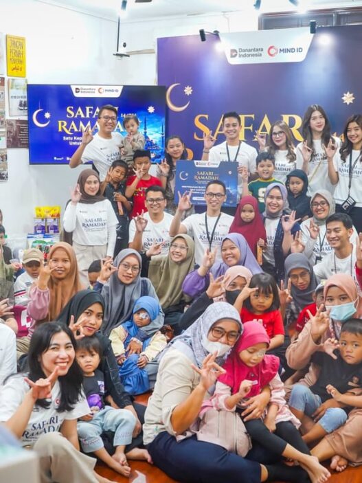 Bantuan Bagi Anak Penyandang Kanker dalam Rangkaian Safari Ramadan MIND ID