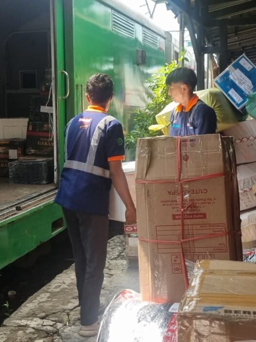 Perkuat Peran dalam Menyukseskan Momen Idulfitri 2026, KAI Logistik Kelola Pengiriman 3.133 Ton