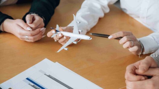 Urusan Bisnis Lancar, Cara Profesional Kirim Paket Ke Luar Negeri Berupa Dokumen Legal